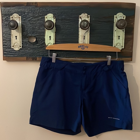 Columbia Navy Blue PFG Omni-Shade Nylon Shorts Size Large - Picture 4 of 16